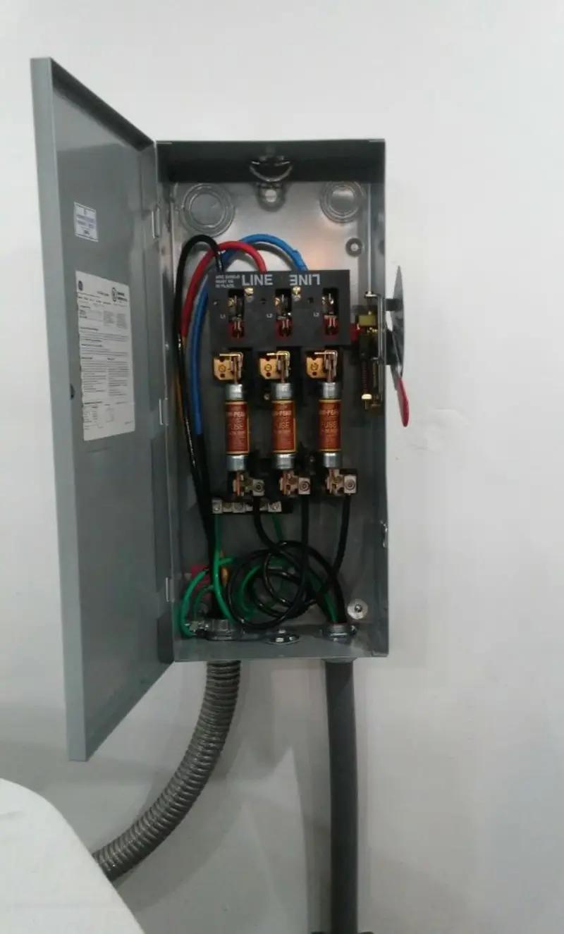 Three-phase disconnect switch installed for Electrical Wiring & Rewiring in Rosewood Heights